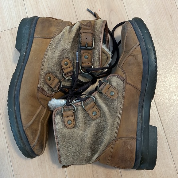 UGG Waterproof Boot Shearling Womens 7.5 - Picture 15 of 15